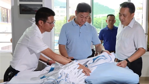 梧州市市委常委、統戰部部長(cháng)何世恰蒞臨百裕集團調研指導